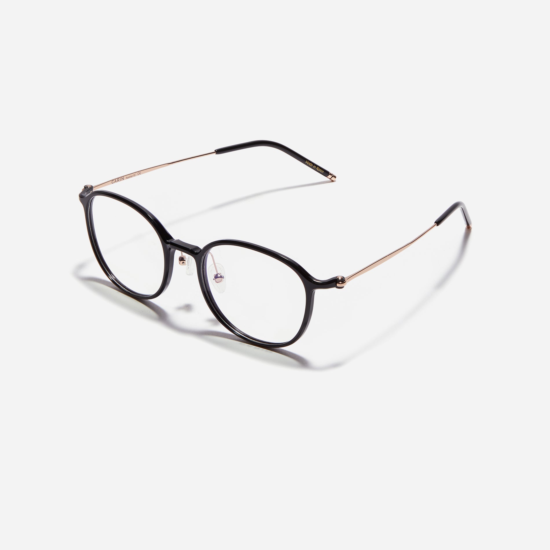 Ultra-lightweight round square-shaped eyeglasses crafted using cutting-edge materials sourced from the French company ARKEMA. These glasses offer robust durability and consistently comfortable fit.