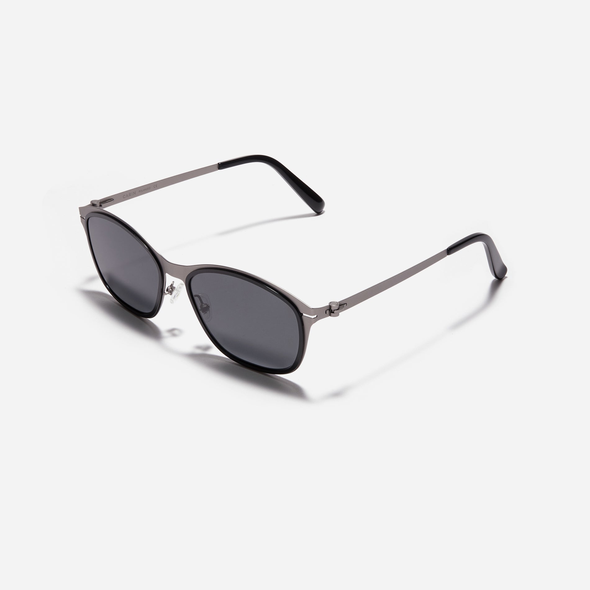 Square-shaped combination sunglasses from the POLARIZED line. With delicate acetate rims, metal temples, and patented screwless hinges, they ensure both durability and comfort. Borgarde features polarized lenses that block UV rays and reduce glare, providing clear vision for outdoor activities.