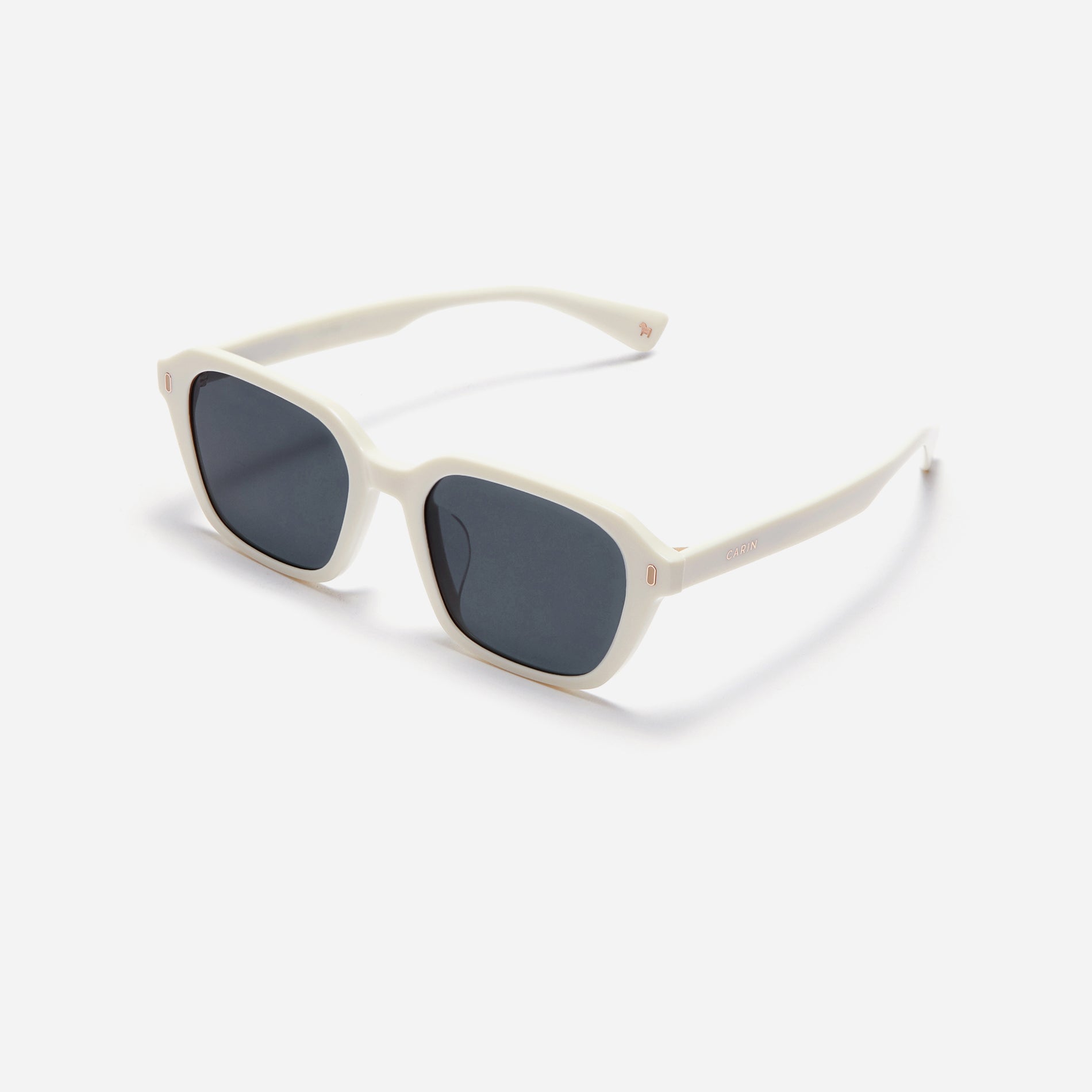 Square-shaped petite frame sunglasses accentuated with retro color details and a sleek narrow rim style.