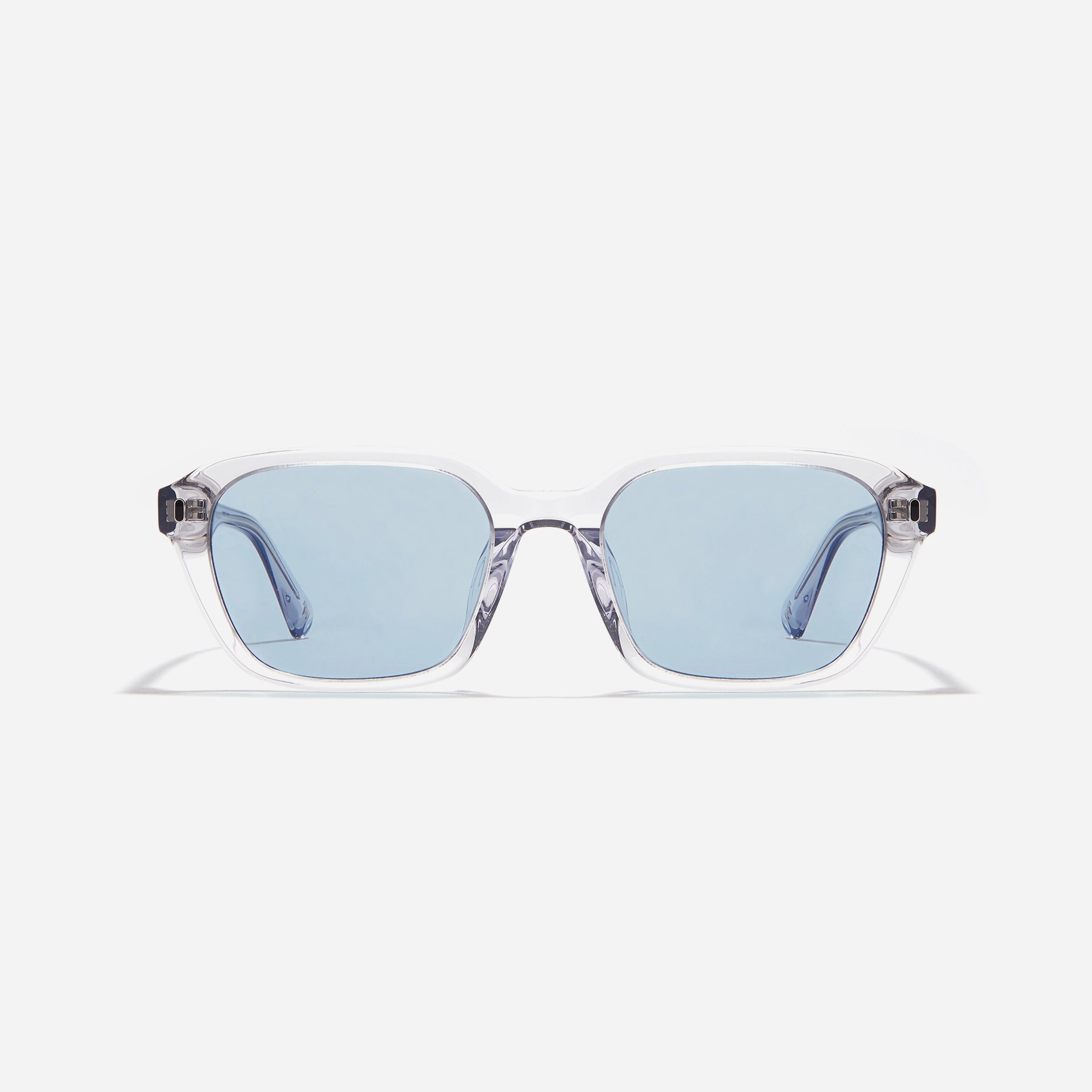 Square-shaped petite frame sunglasses accentuated with retro color details and a sleek narrow rim style. 