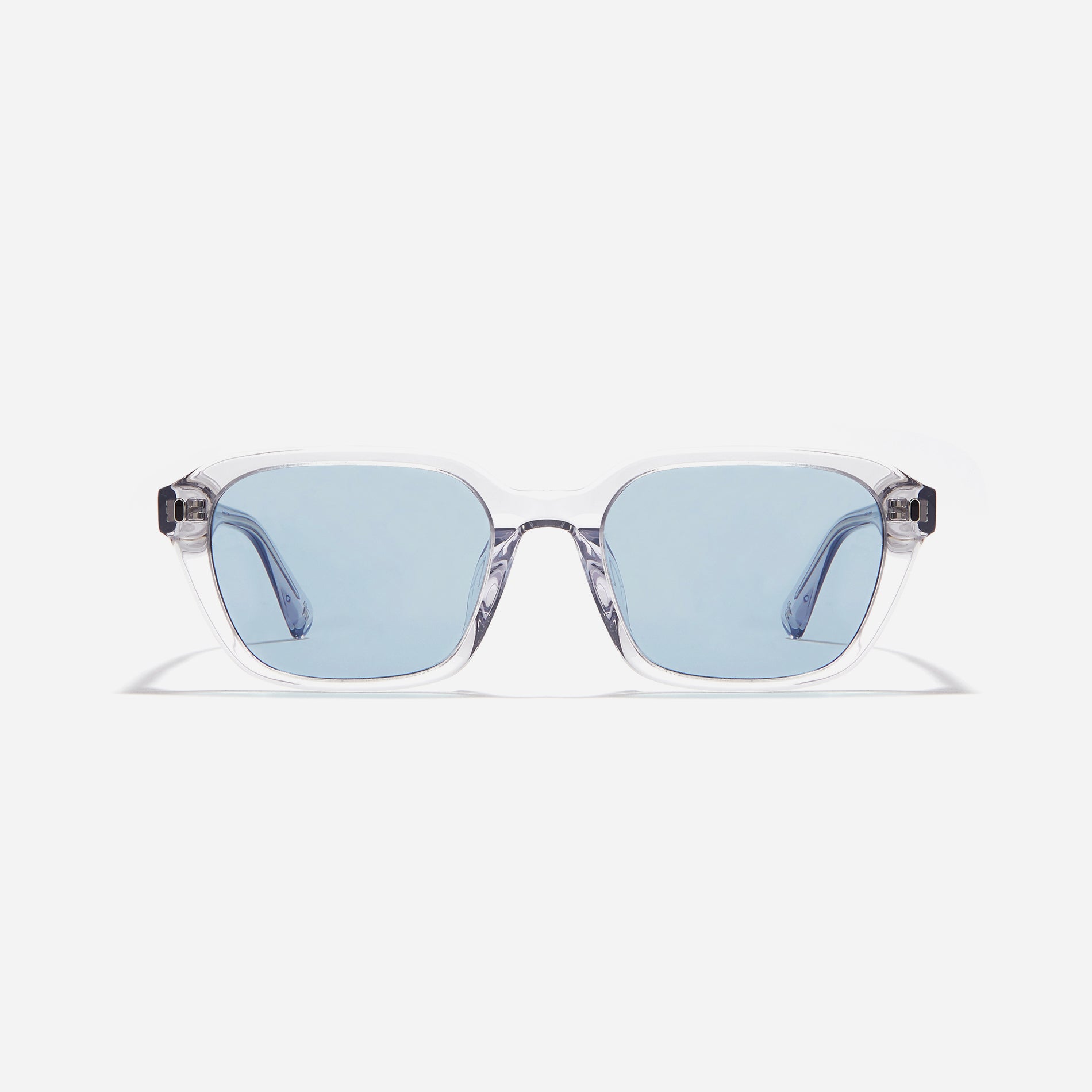 Square-shaped petite frame sunglasses accentuated with retro color details and a sleek narrow rim style.