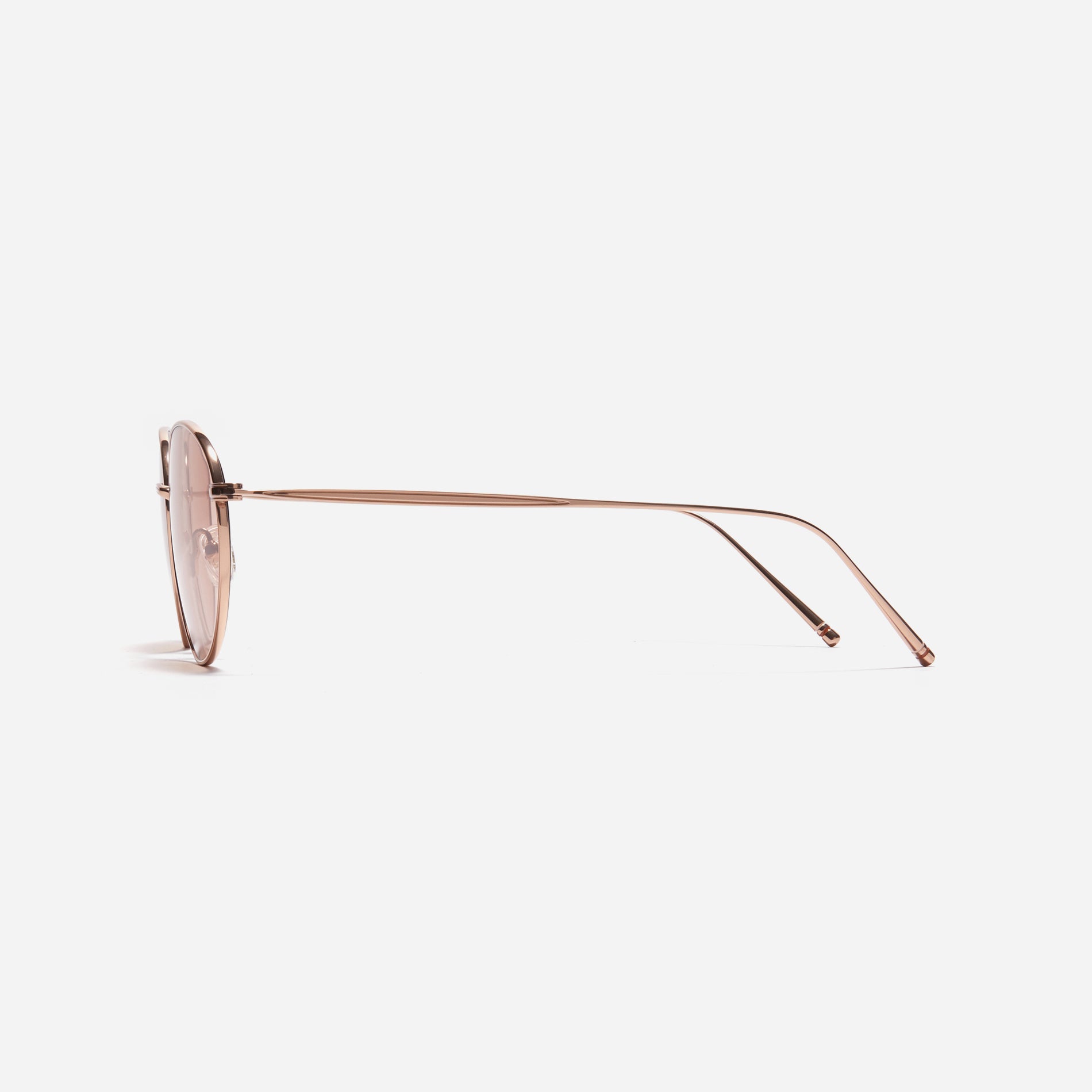 Idell sunglasses feature sleek metal frame with a narrow design. Crafted entirely from titanium, they guarantee a lightweight and comfortable fit. Available in color variations that naturally complement facial features, they provide a soft and versatile style for everyday wear.