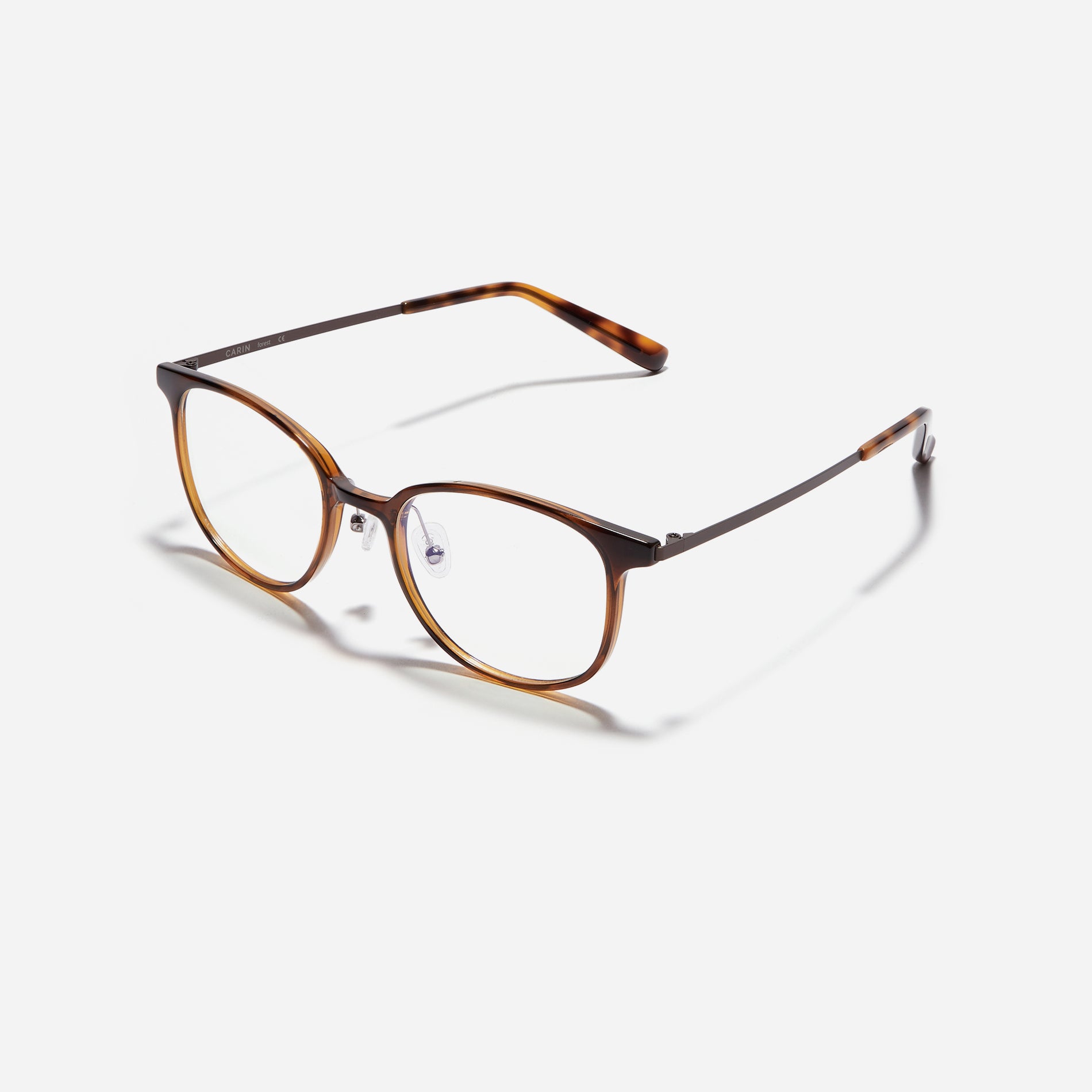 Square-shaped combination eyeglasses that provide a comfortable and durable wearing experience through a frame crafted using cutting-edge materials sourced from the French company ARKEMA, along with stainless Wagner steel temples.