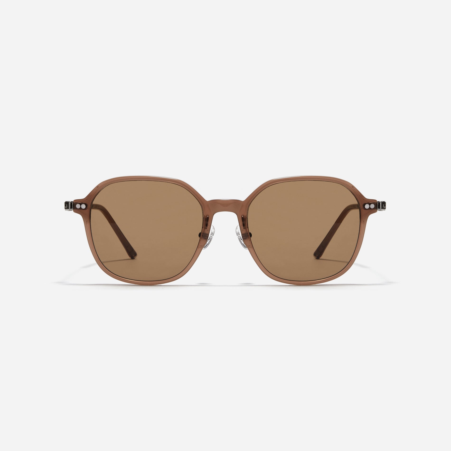 Polygonal-shaped combination sunglasses featuring oversized retro frame.