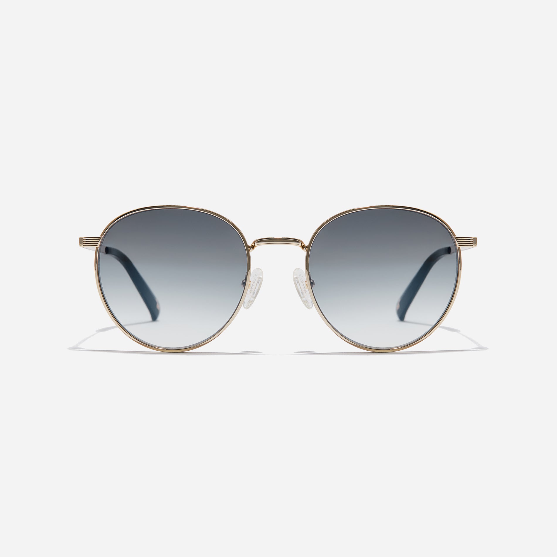  Boeing-style sunglasses featuring chic temple details and half-mirrored lens coating that reduces glare and provides 100% UV protection.