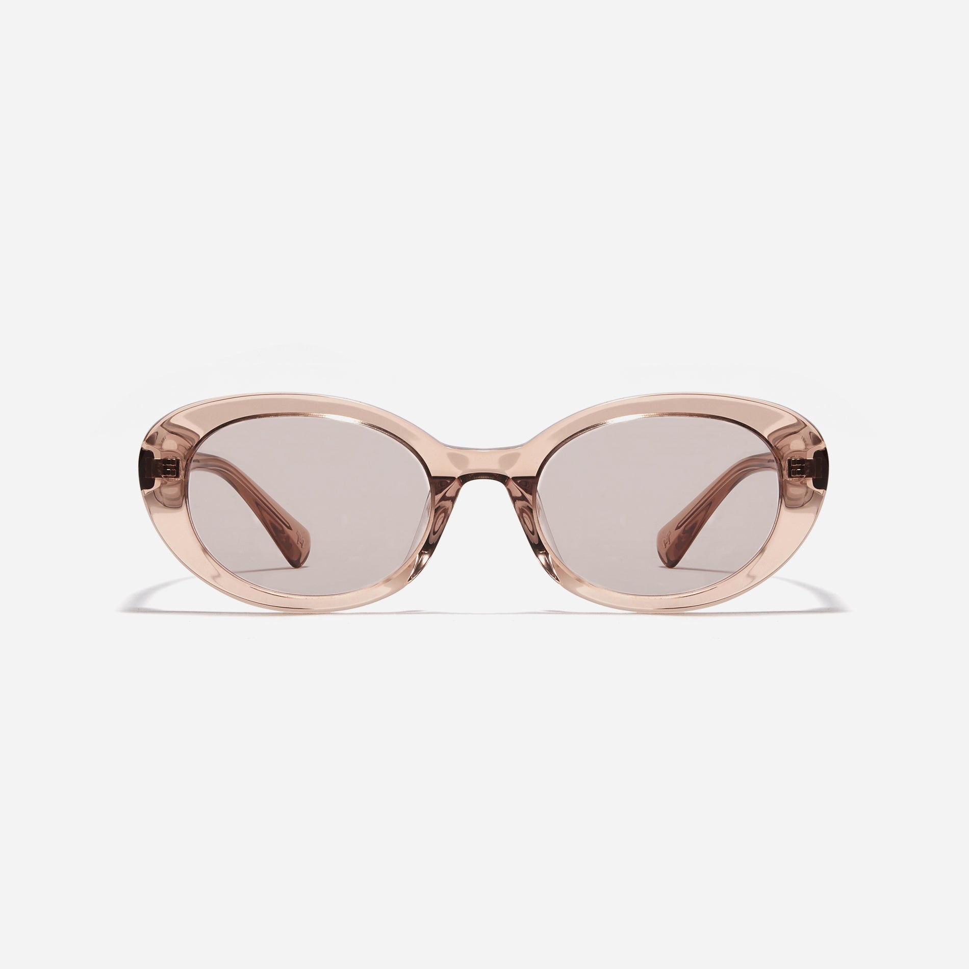 Round-shaped petite frame sunglasses with retro-inspired design that exudes chic and contemporary vibe. 