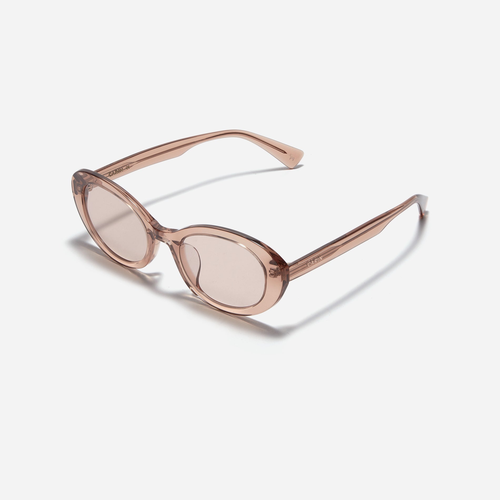 Round-shaped petite frame sunglasses with retro-inspired design that exudes chic and contemporary vibe. 