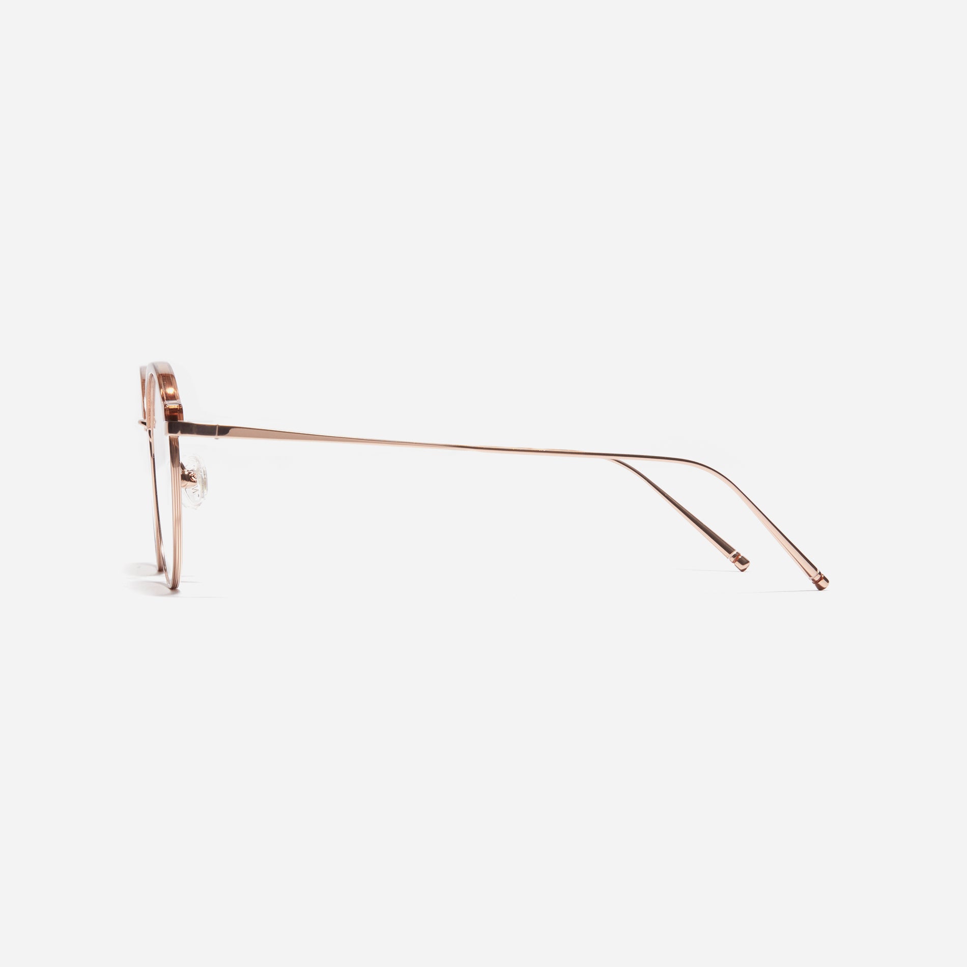 Round-shaped combination eyeglasses with a semi-rimless design. Plia R design incorporates dual lining on the tips to prevent slipping and ensure a consistently comfortable wearing experience.