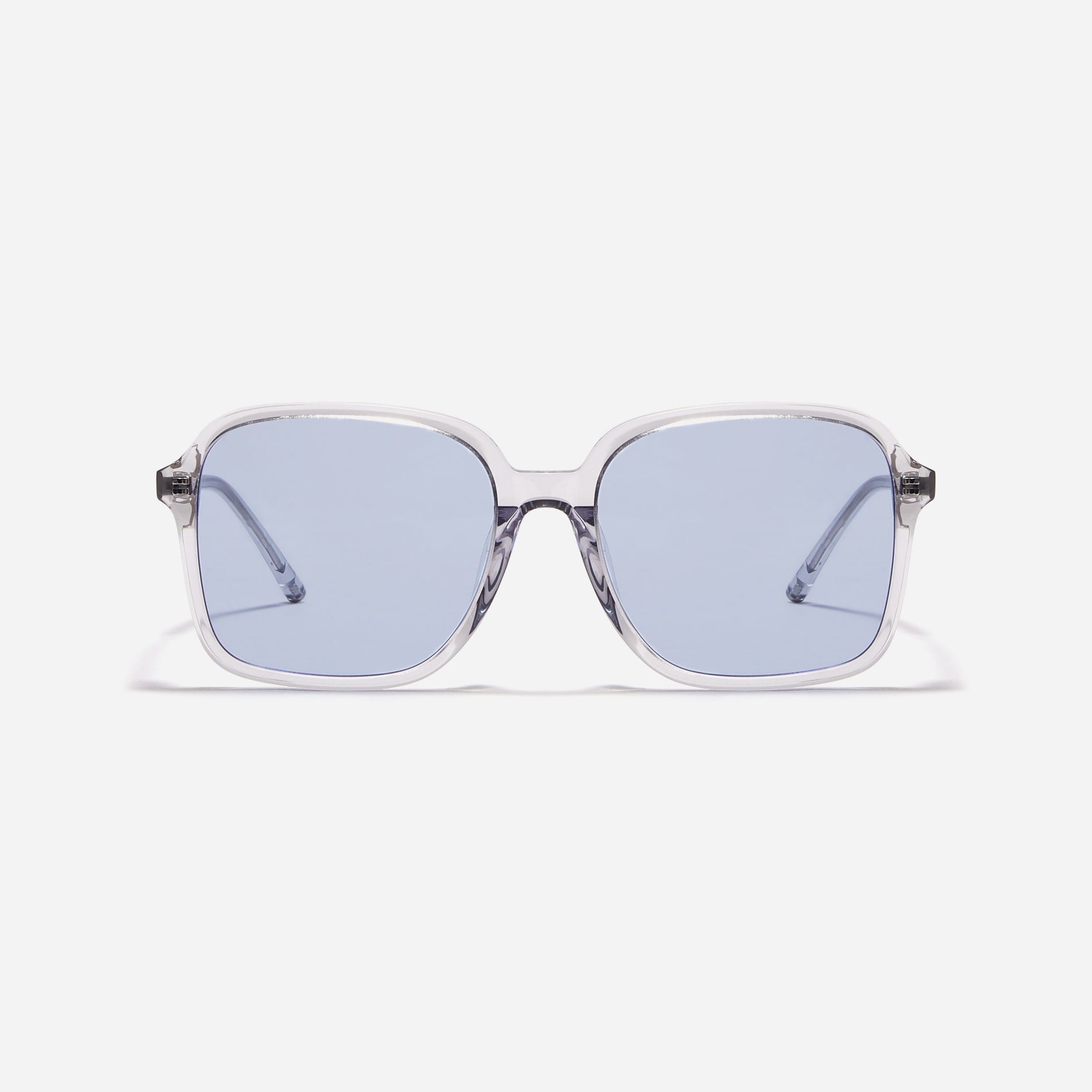 Square-shaped combination sunglasses featuring an oversized retro frame and stylish color variaions