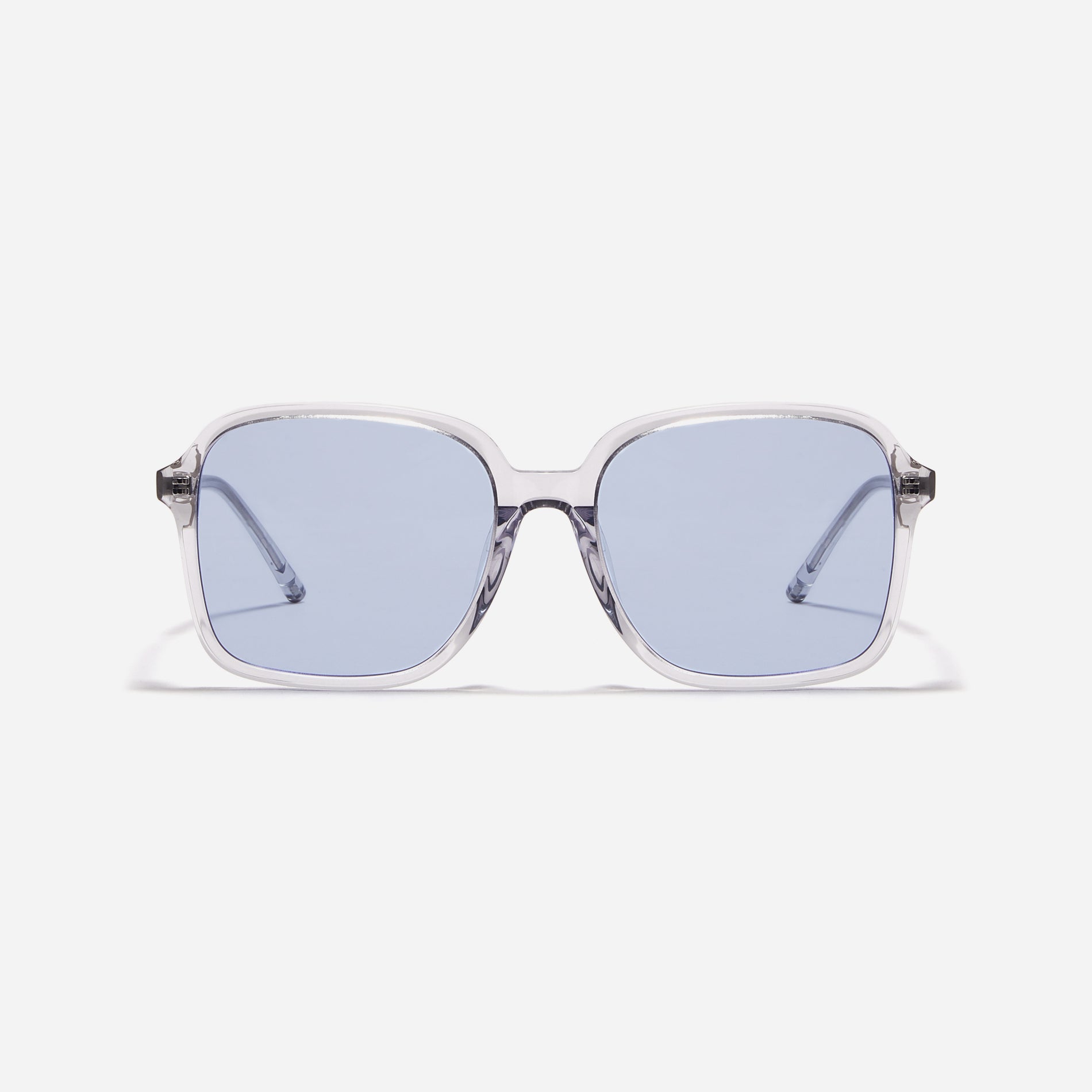 Square-shaped combination sunglasses  featuring an oversized retro frame and stylish color variaions