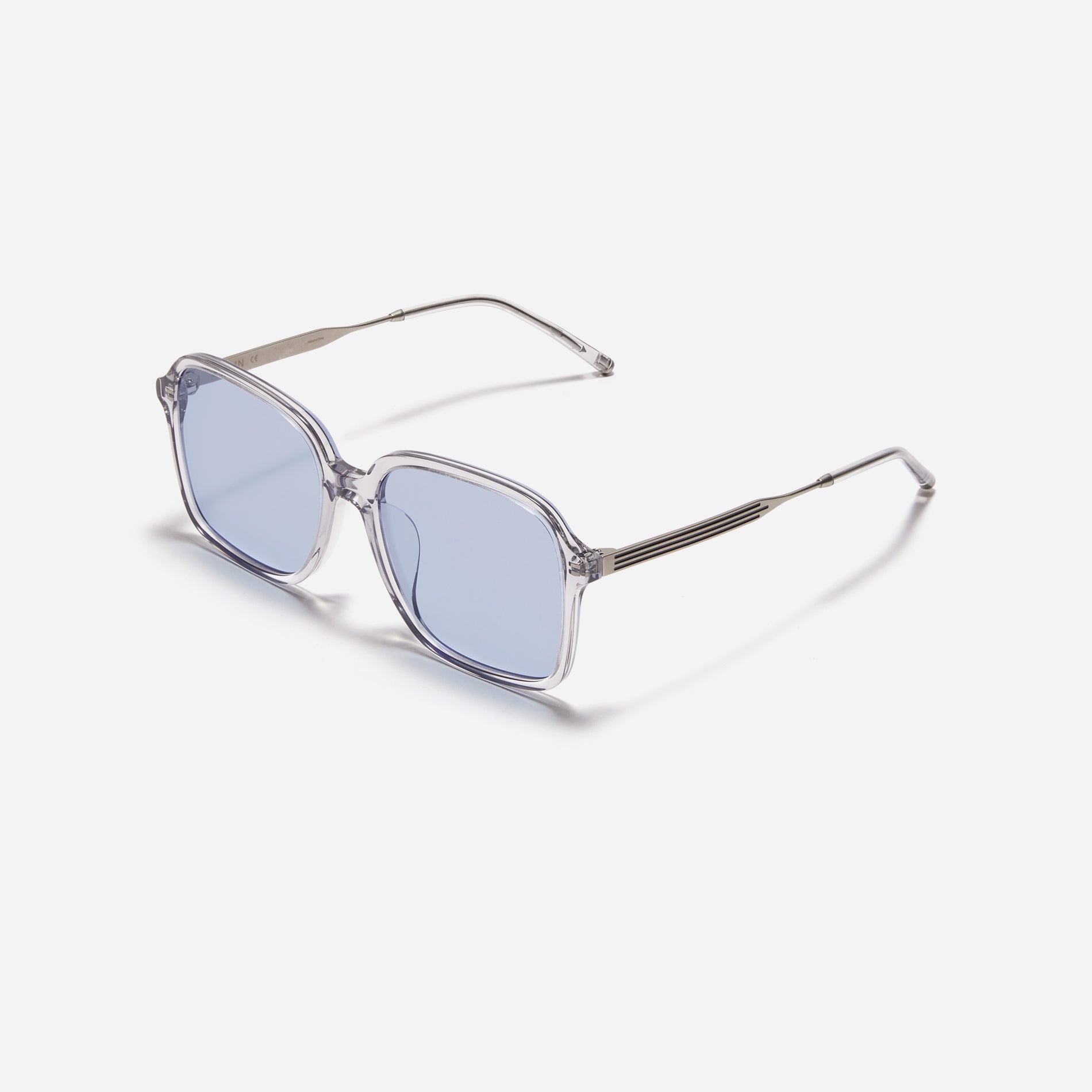 Square-shaped combination sunglasses featuring an oversized retro frame and stylish color variaions