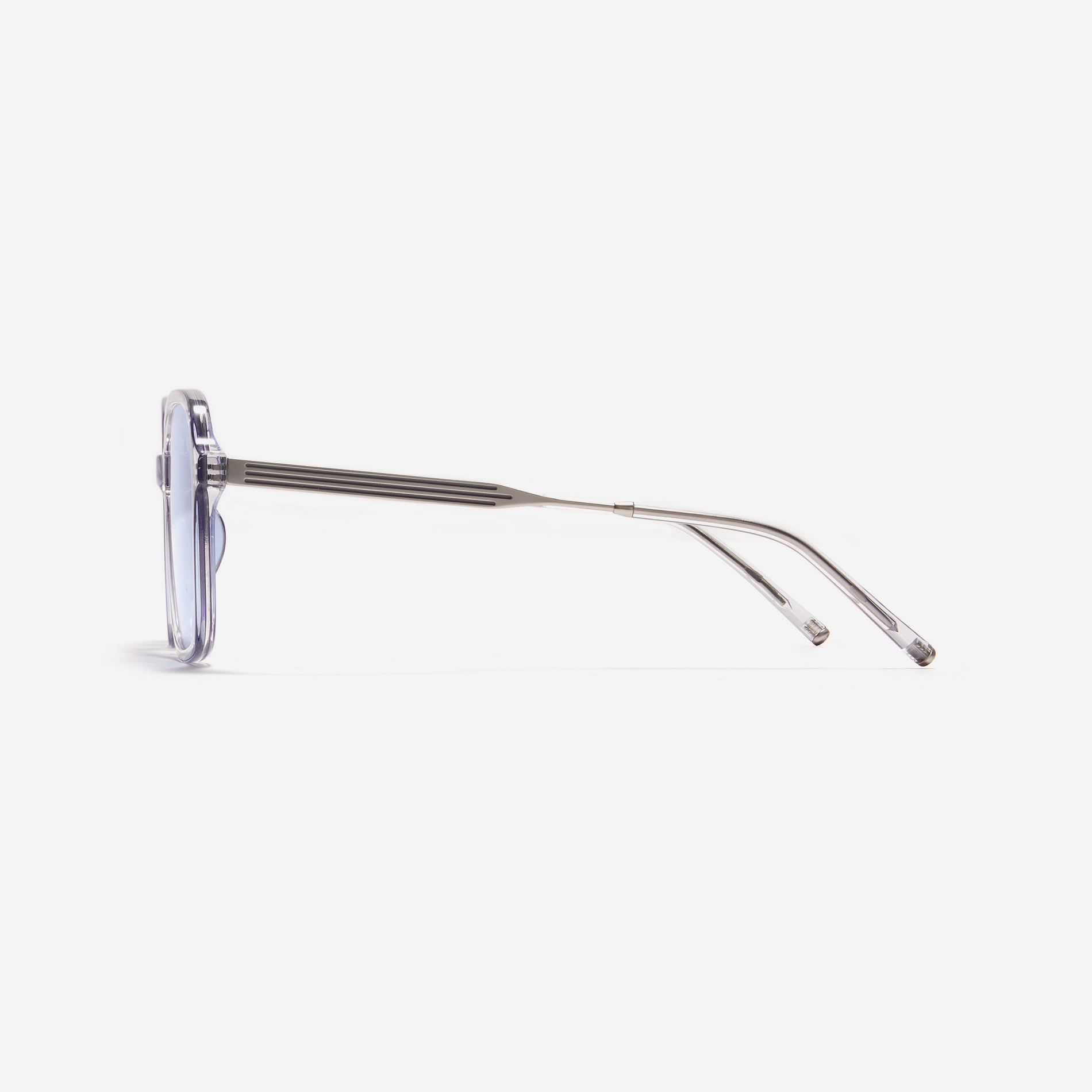 Square-shaped combination sunglasses featuring an oversized retro frame and stylish color variaions
