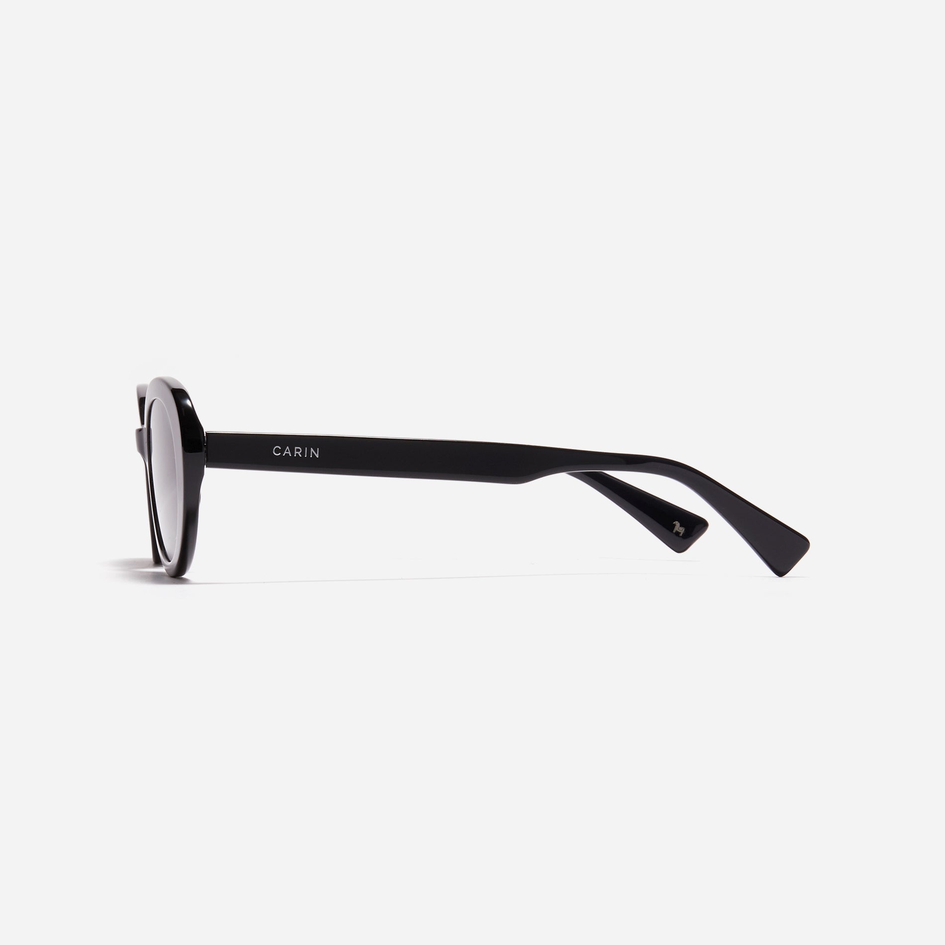 The latest addition to our bestselling CARIN KRISTEN line, boasting an oversized frame for added style. While retaining the fashionable narrow rim design, they have been enhanced to accommodate wider eye widths as well as feature longer temples. Discover the new oversized CARIN KRISTEN R, now available in a wider range of sizes for your perfect fit.