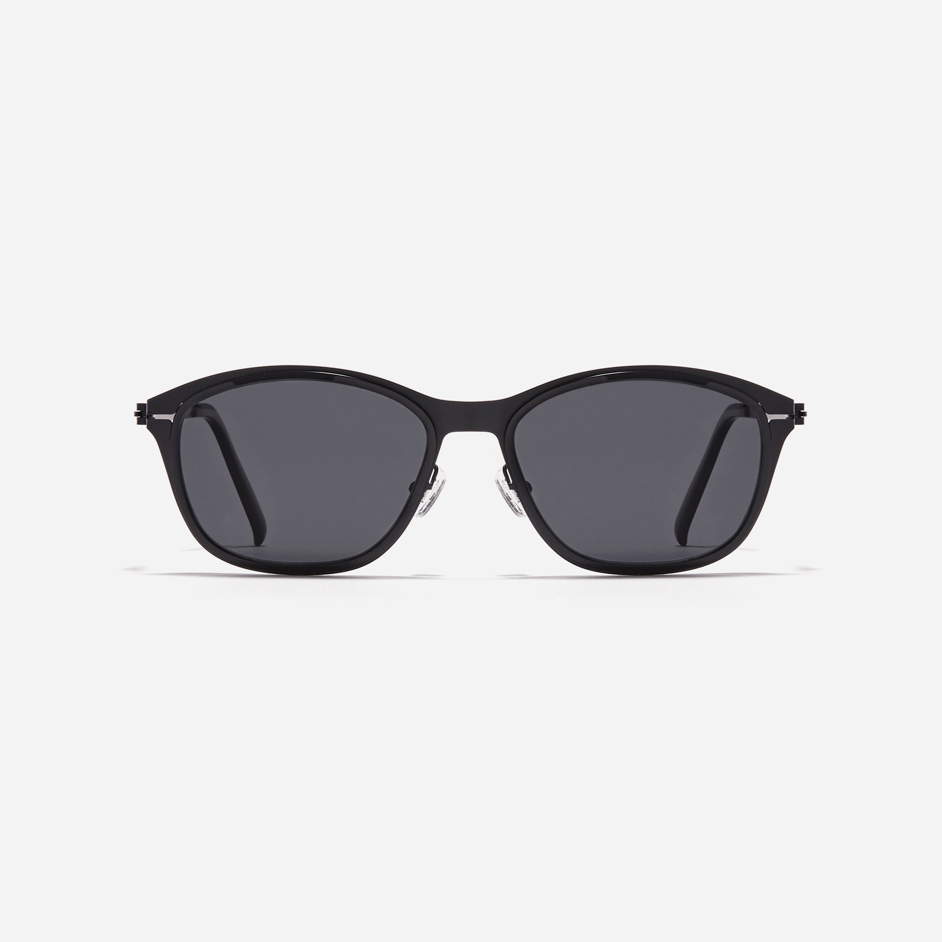 Square-shaped combination sunglasses from the POLARIZED line. With delicate acetate rims, metal temples, and patented screwless hinges, they ensure both durability and comfort. Borgarde features polarized lenses that block UV rays and reduce glare, providing clear vision for outdoor activities.