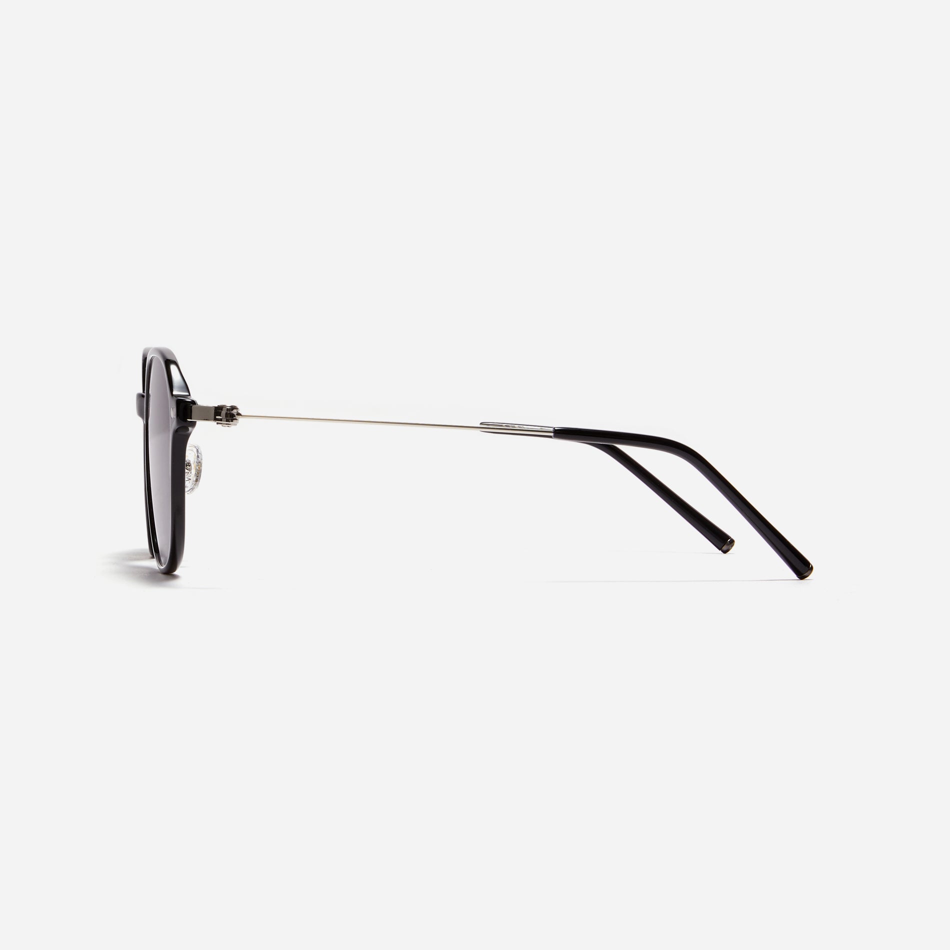 Polygonal-shaped combination sunglasses featuring oversized retro frame.