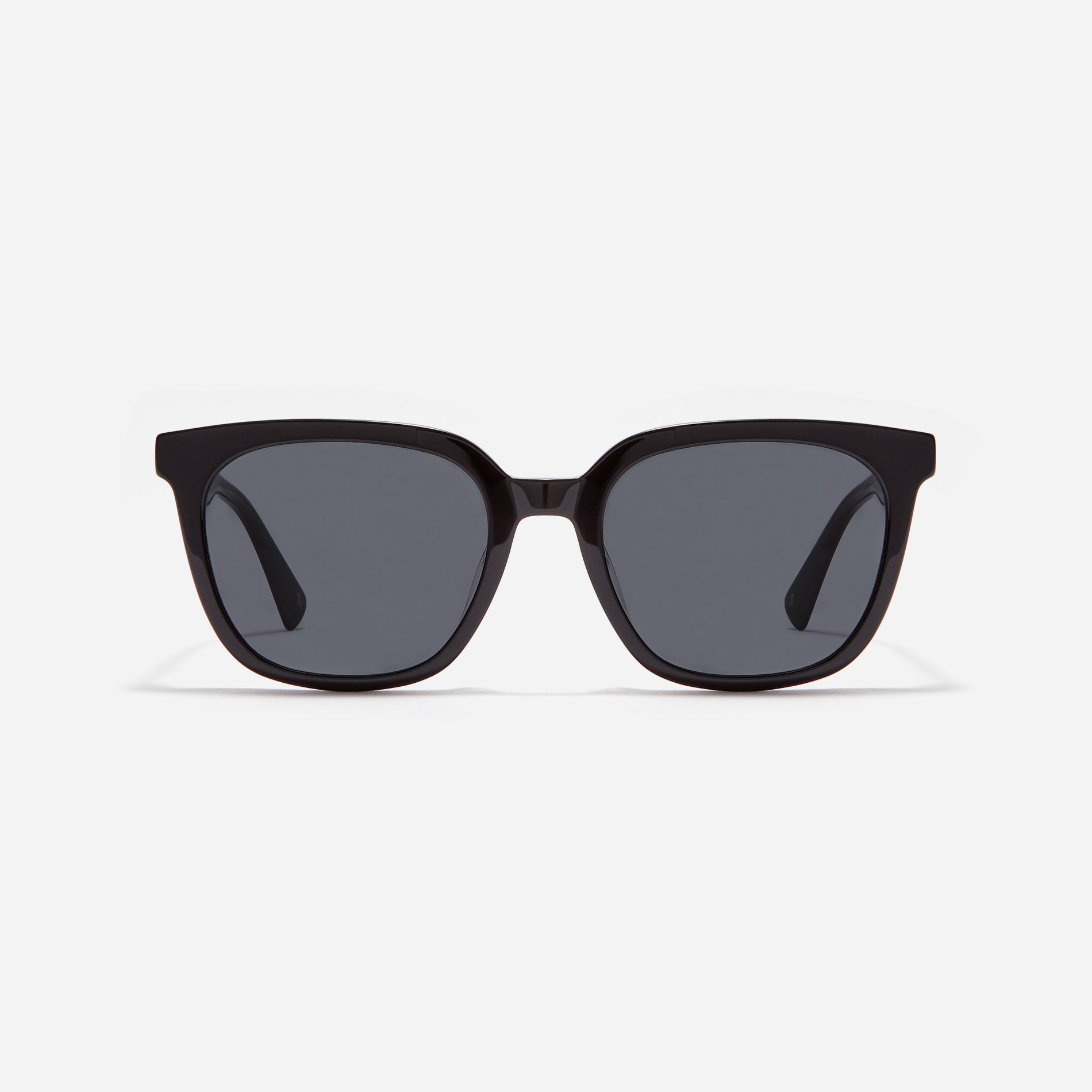 Square-shaped unisex sunglasses featuring a gentle, curved square shape that naturally complements the face. 