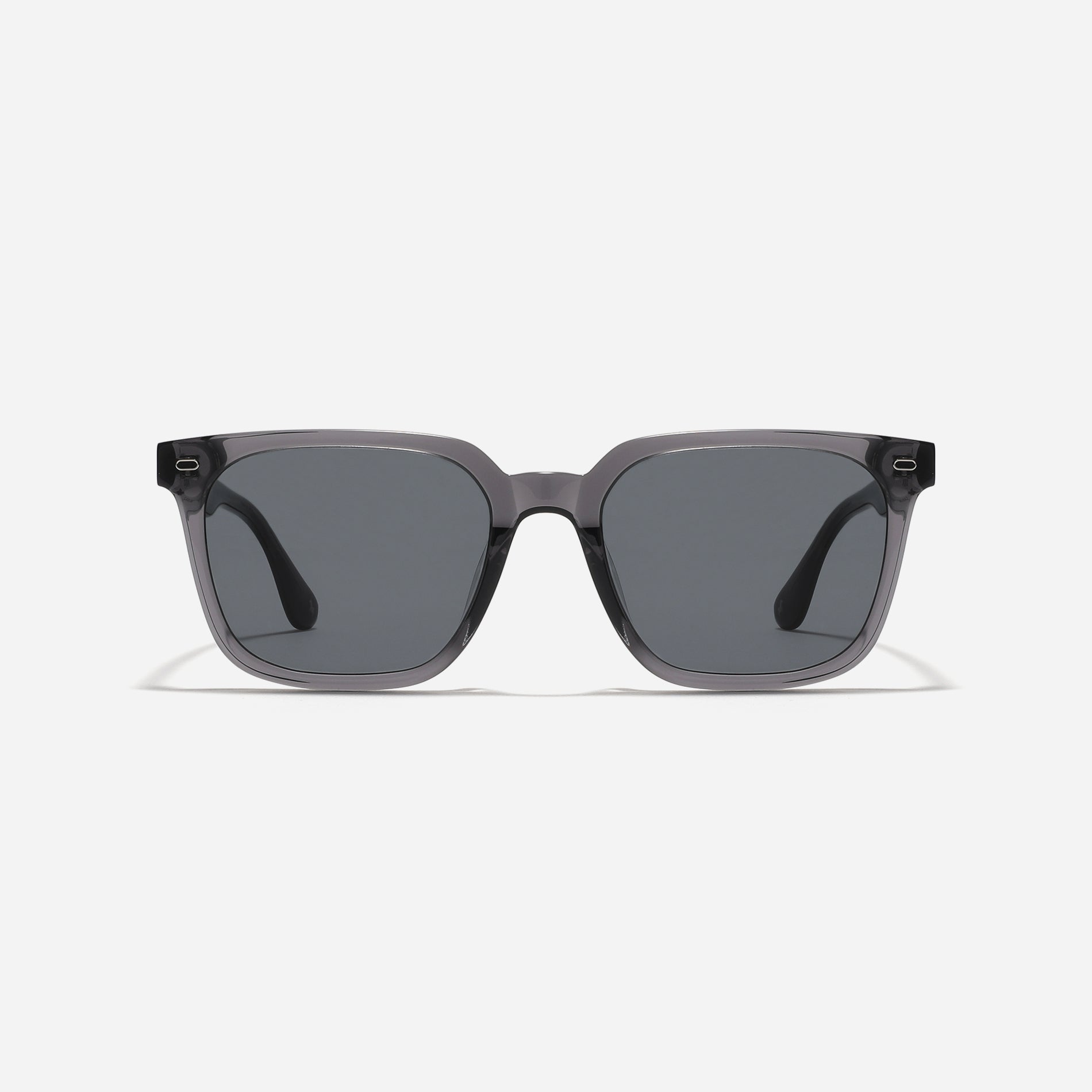 Oversized square-shaped sunglasses from the Forest Line. Their frame offers a chic style suitable for daily wear, especially appealing to those new to sunglasses.